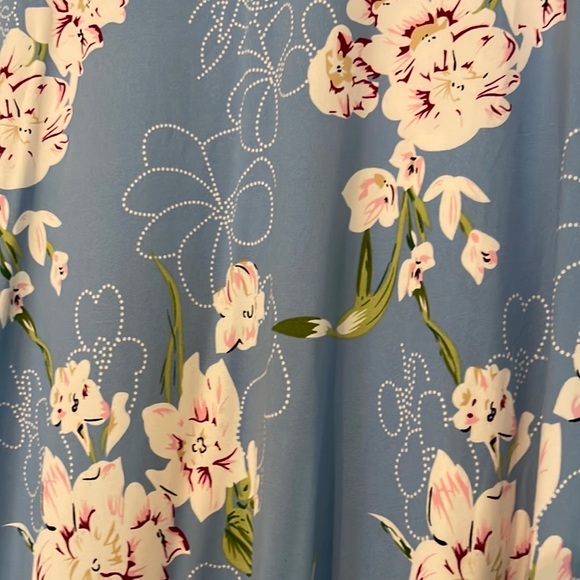 NWT short Sleeve blue floral dress with pockets - Picture 2 of 4